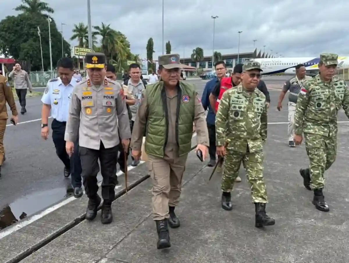 Gubernur Yulius Selvanus Kunjungi Pulau Siau Pasca Bencana Banjir Bandang